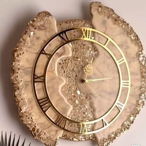 Gift ideas for wedding| Beige n Gold Geode Resin Wall Clock | Handmade Crystal Art Timepiece | Roman Numerals | Elegant resin Decor for gift